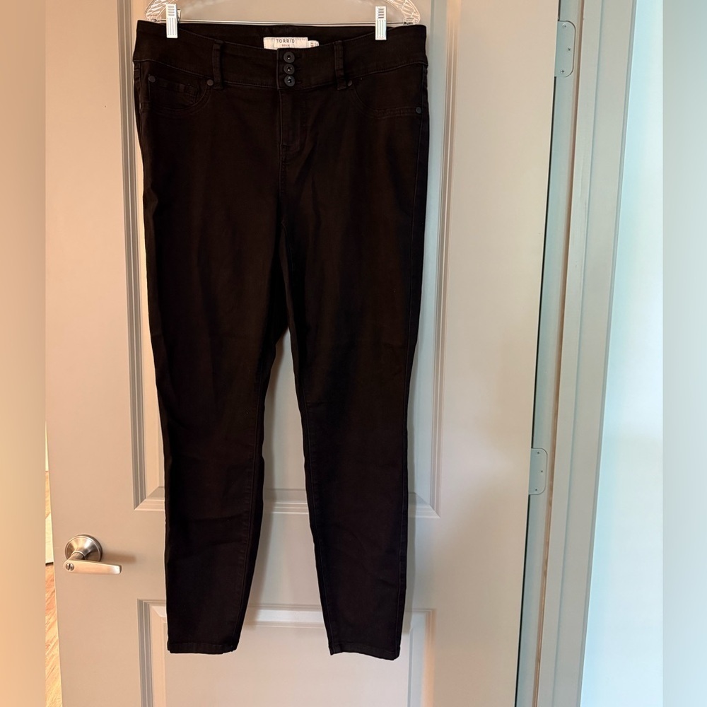 Black High-Waist Jeggings